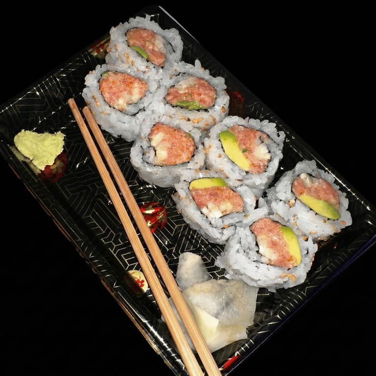 Delicious Tuna Roll Experience